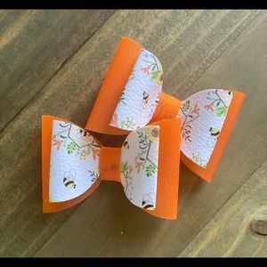 Hairbows bees
